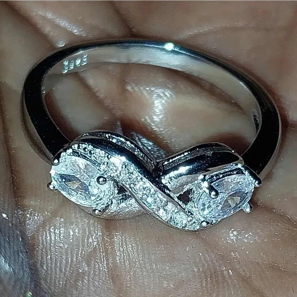 Ladies 925 Elegant Sterling Silver Infinity Ring Sz 9